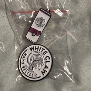 White Claw Pin Set